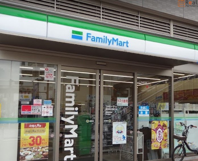 �ե��ߥ꡼�ޡ�������������Ź ����6ʬ�� 440m