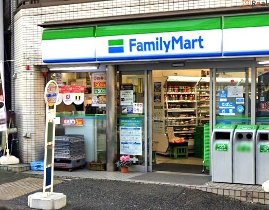 �ե��ߥ꡼�ޡ��Ȳ�������ĮŹ ����5ʬ�� 330m