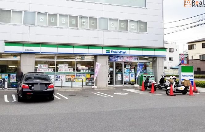 �ե��ߥ꡼�ޡ��Ȳ��͸���ĮŹ ����6ʬ�� 460m