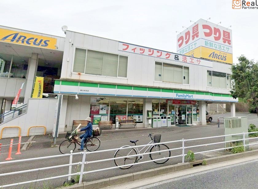 �ե��ߥ꡼�ޡ��Ȳ�������Ź ����8ʬ�� 600m