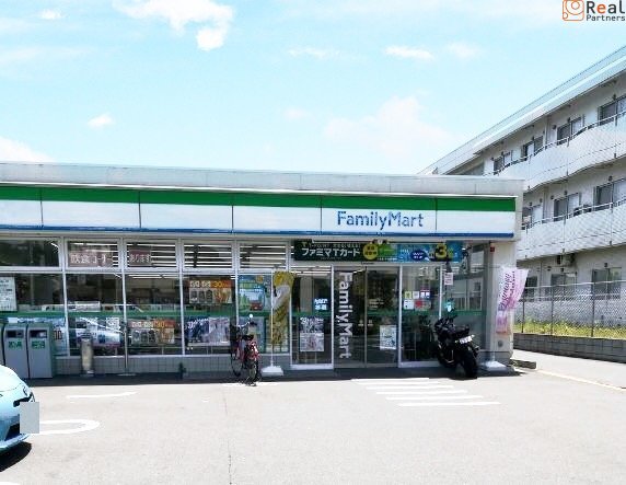 �ե��ߥ꡼�ޡ��ȱ�����������Ź ����5ʬ�� 340m