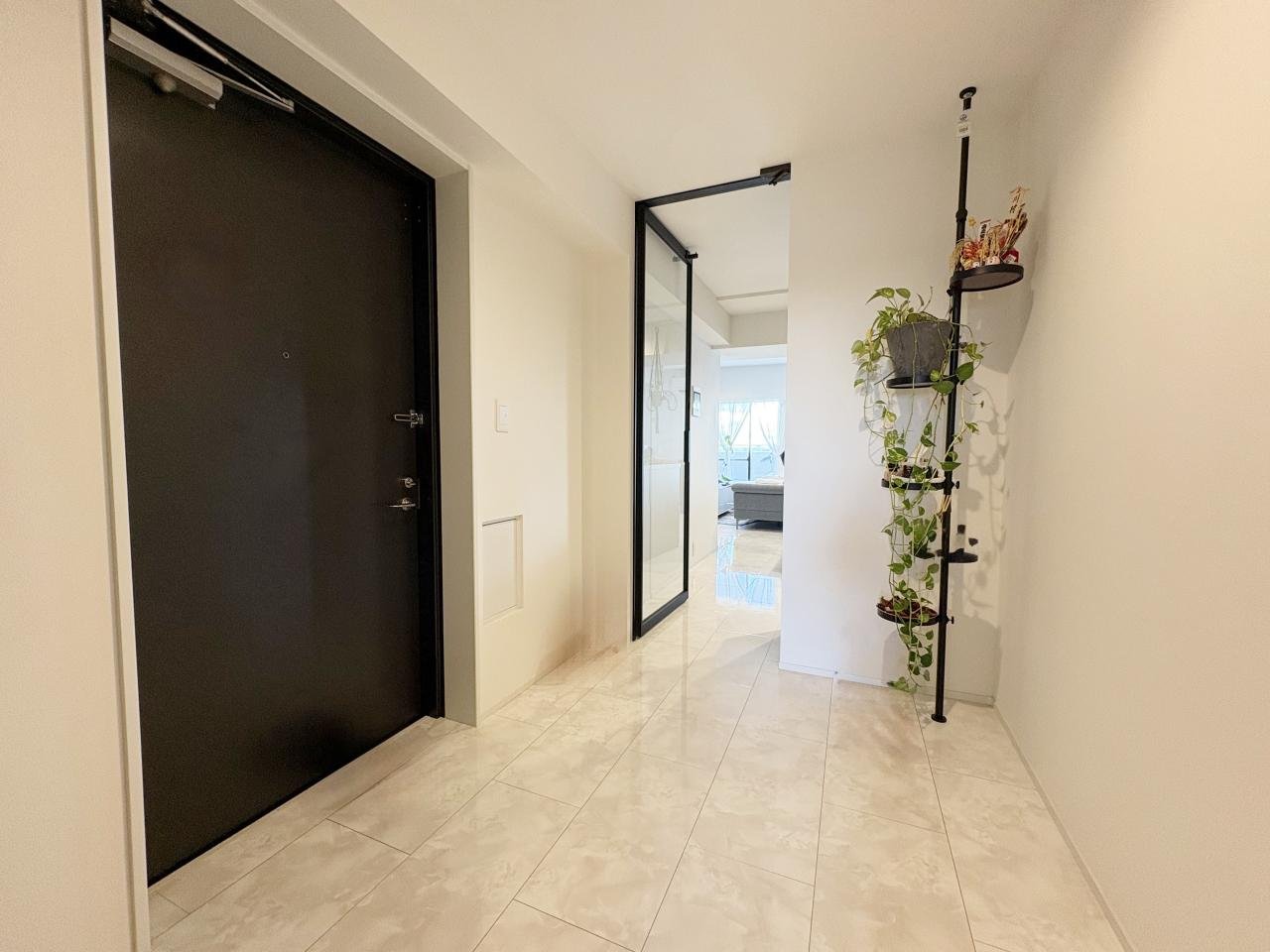 ���ظ��ϥե�åȤ˥�ե����ष�����ظ������ӥ󥰤ޤǥۥ磻�ȥ��˥����Υե����ˤ��Ƥ��ޤ������ز��ˤϼ�Ǽ���ڡ����⤢�ꡢ�����Ǽ�Ǥ��뤿�����鴶���ݤ��ʤ����鴶���ФǤ��ޤ���