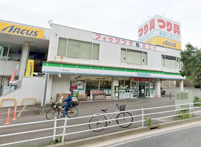 �ե��ߥ꡼�ޡ��Ȳ�������Ź ����3ʬ�� 190m